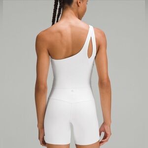 NWT Lululemon Ribbed Nulu Asymmetrical Yoga Tank Size 2 -White
